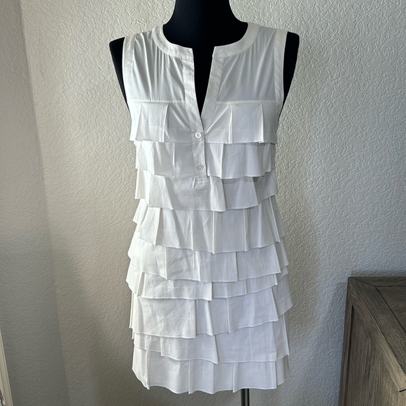 BCBGMaxAzria Dresses & Skirts - BCBGMAXAZRIA White Ruffle Sleeveless Dress